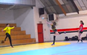 Reportage - Coupe de France régionale - Tour 3 - Mélissa Maréchal (Villenave HBC) contre-attaquante en série
