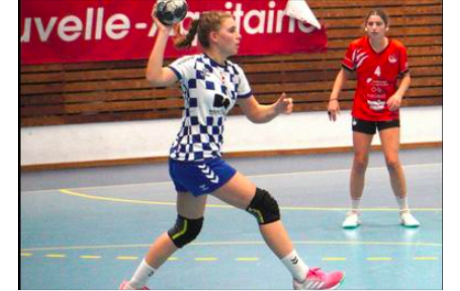 Vidéo - U17 - J5 - Emma Pernot (CA Bèglais) donne le tempo