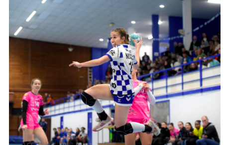 JO 2024 - Victoire Nicolas (CAB)  porteuse de la flamme olympique