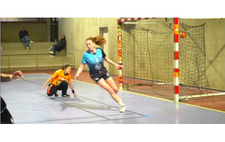 Highlights - Prénationale - Poule A - Match en retard J12 - Emilie Dumay (PE2M HB) en perce-muraille